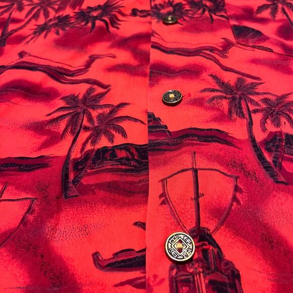Vintage 1960s Loop Collar Hawaiian Camp Shirt L Gold Buttons Made In Hawaii Red - Picture 4 of 9